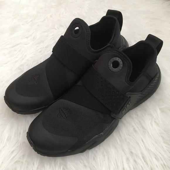 NEW Nike Huarache Extreme Triple Black Sneakers - Picture 2 of 7
